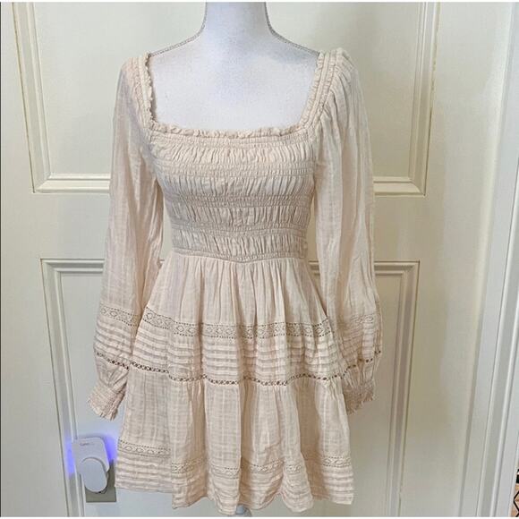 American Eagle Outfitters Dresses & Skirts - American Eagle elegant cream cotton long sleeve mini dress size small.